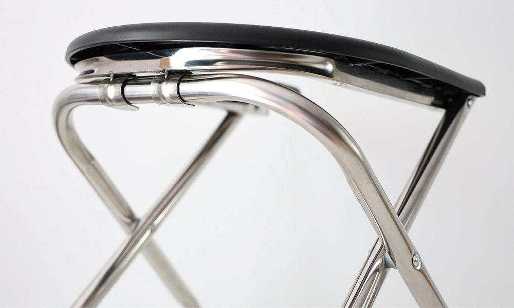 Half circle bent legs outdoor toilet Half circle bent legs outdoor toilet
