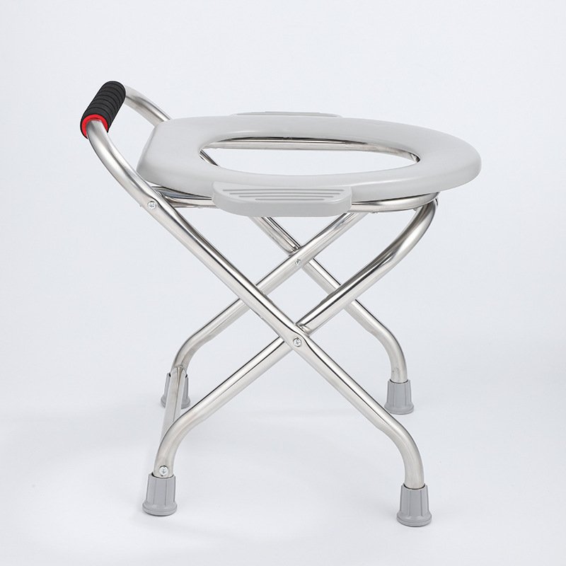 Outdoor toilet with full circle curved legs Outdoor toilet with full circle curved legs